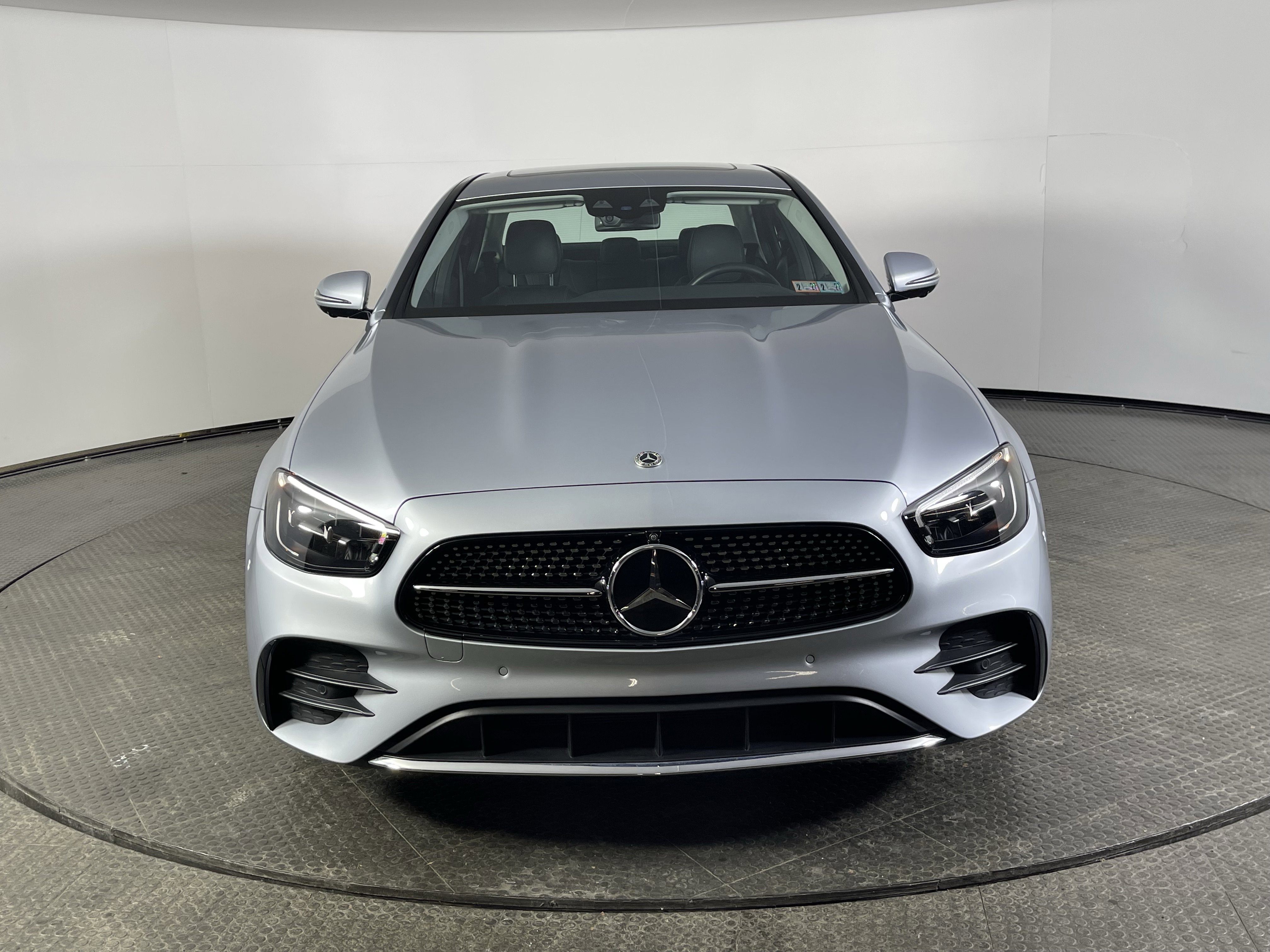 Used 2023 Mercedes-Benz E 450 4MATIC Sedan image 2