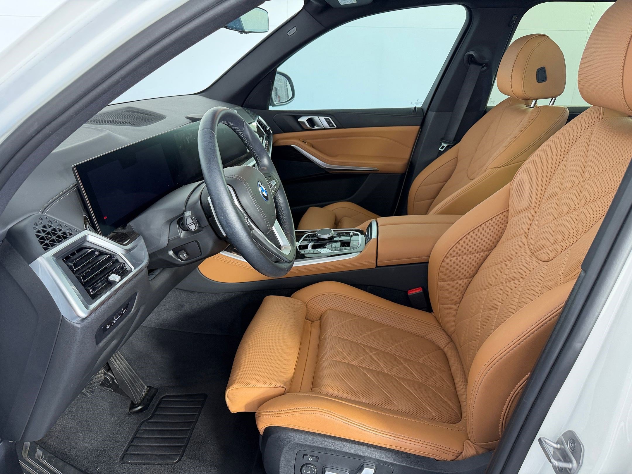 Certified 2024 BMW X5 xDrive50e w/ Parking Assistance Package image 5