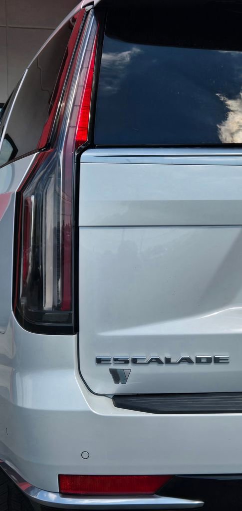 Used 2021 Cadillac Escalade ESV Premium Luxury AWD/4WD image 12