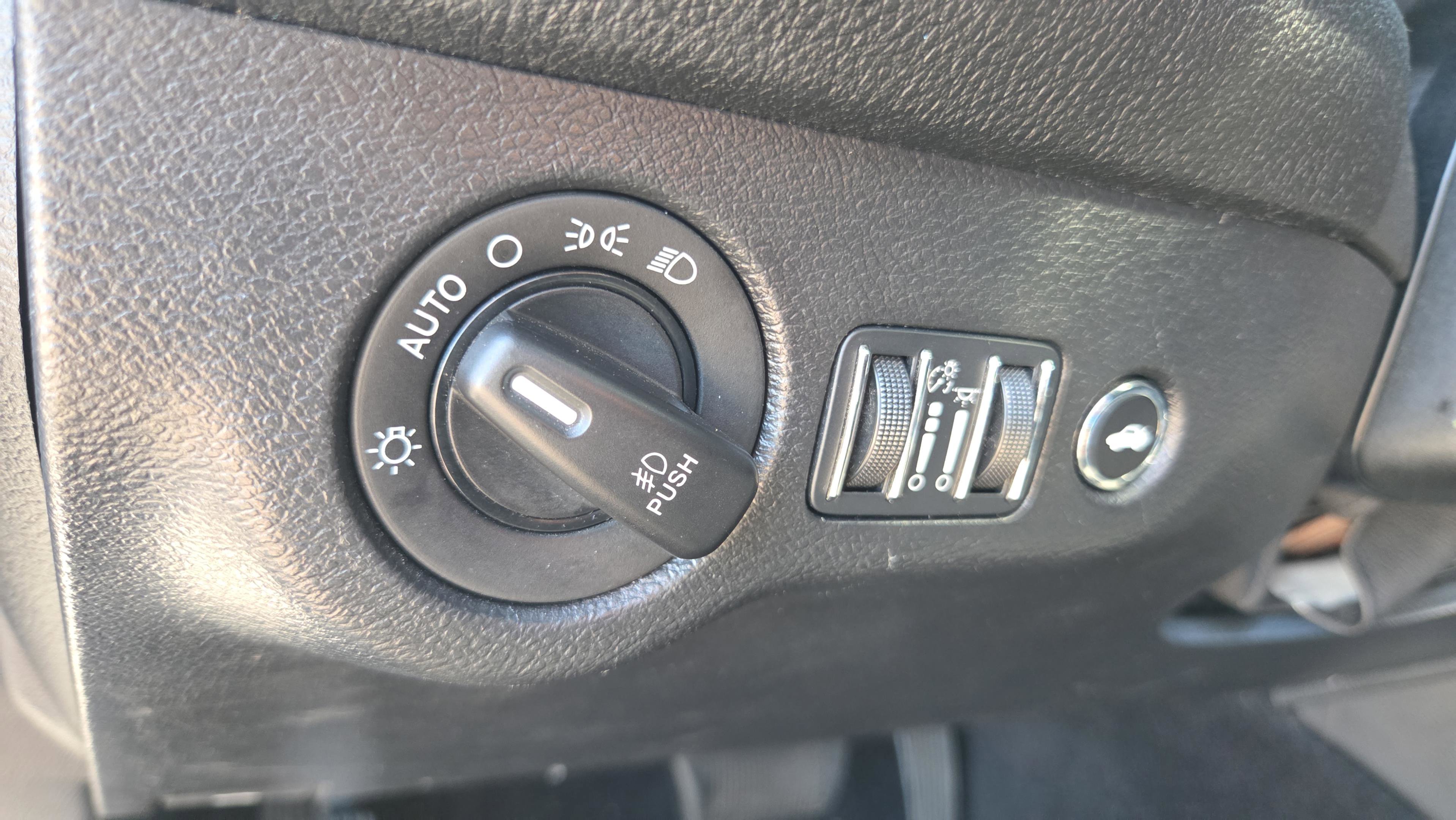 Used 2022 Dodge Challenger GT image 18