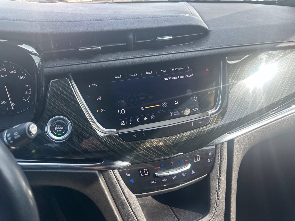Used 2022 Cadillac XT6 Premium Luxury w/ Technology Package FWD image 13