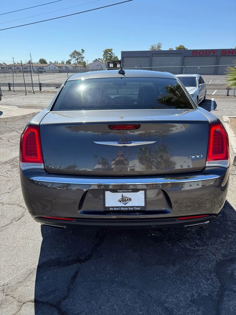Used 2019 Chrysler 300 Limited w/ Safetytec Plus Group image 20
