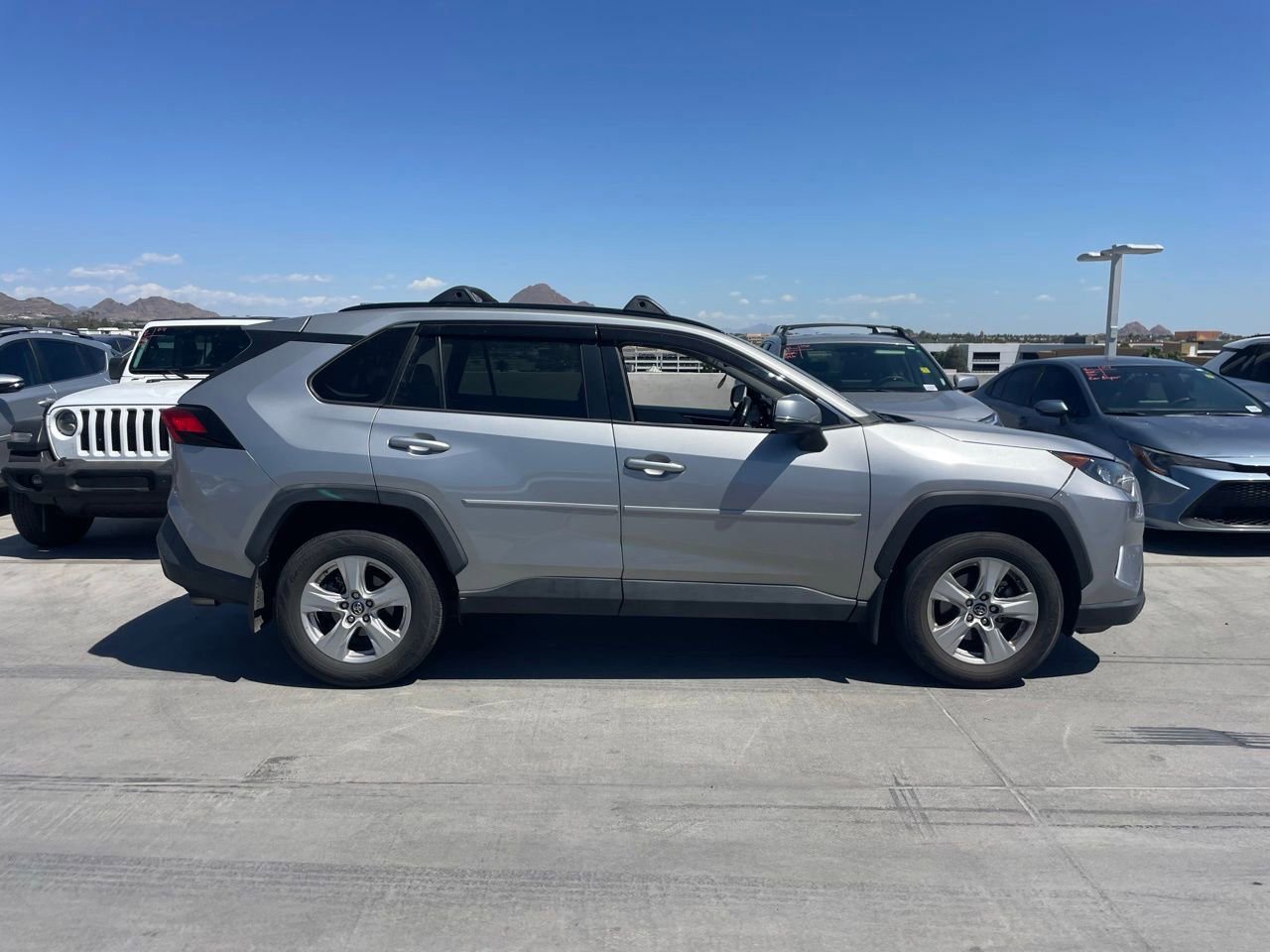 Used 2019 Toyota RAV4 XLE w/ Convenience Package image 3