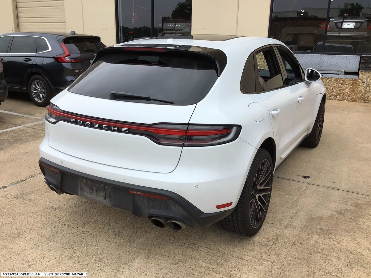 Used 2023 Porsche Macan S AWD/4WD image 4
