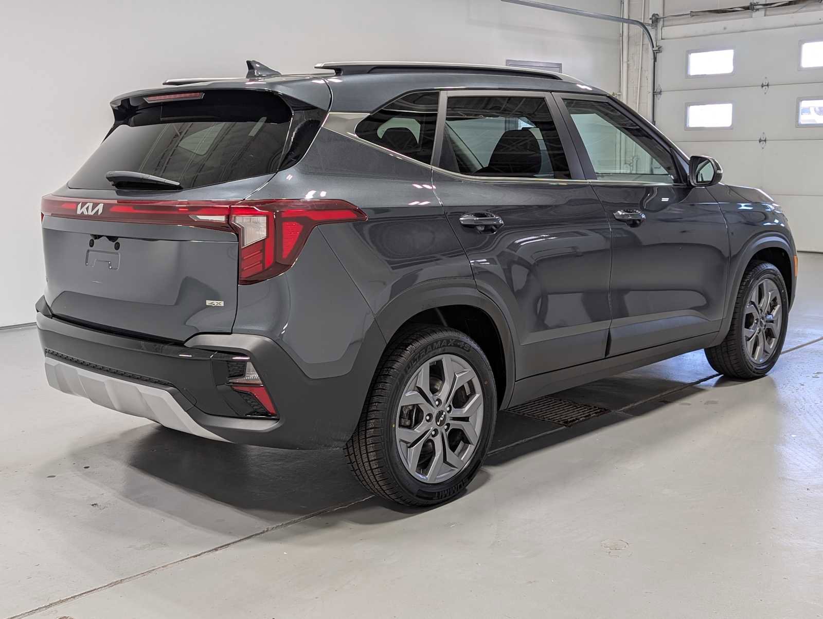 Used 2024 Kia Seltos S AWD/4WD image 8