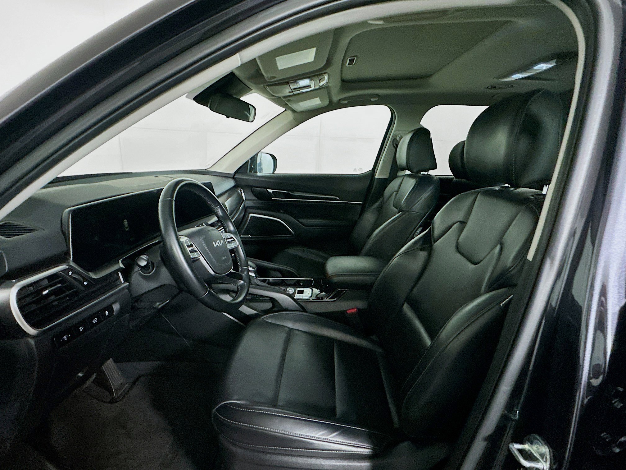 Used 2025 Kia Telluride S image 13