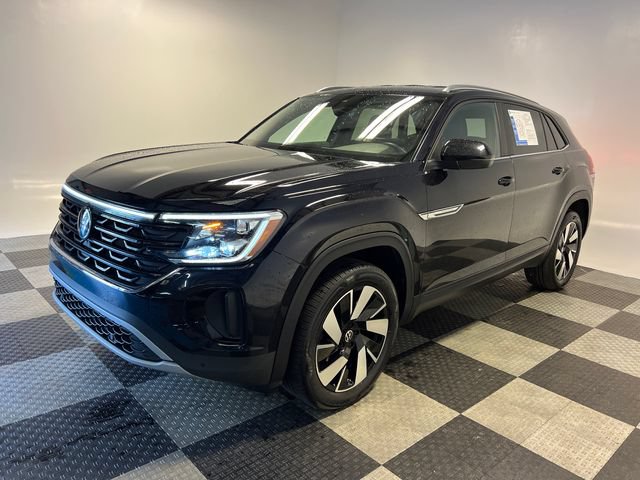 Certified 2024 Volkswagen Atlas Cross Sport SE FWD image 3