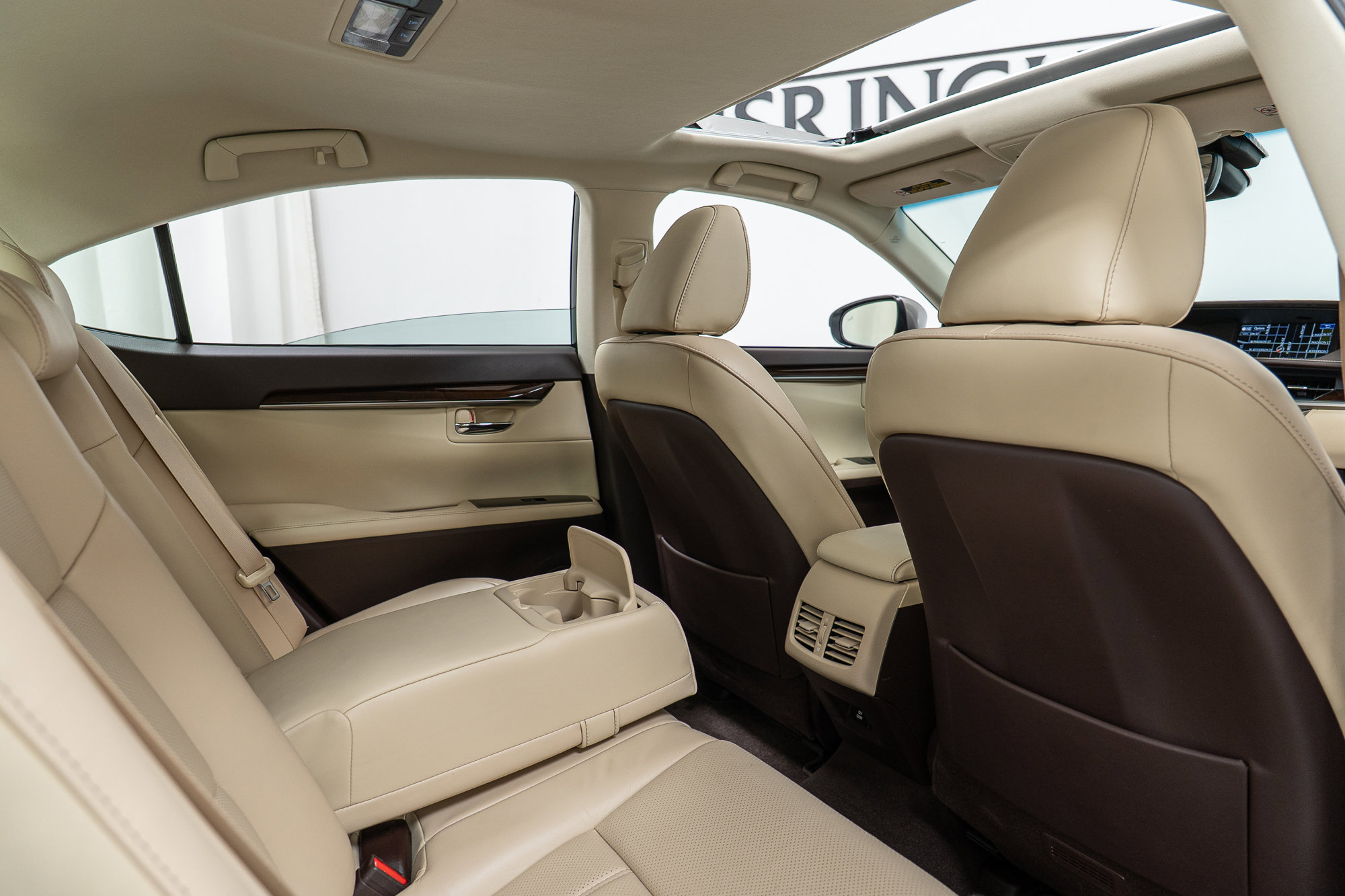 Used 2016 Lexus ES 350 w/ Luxury Package w/Wood Trim image 23