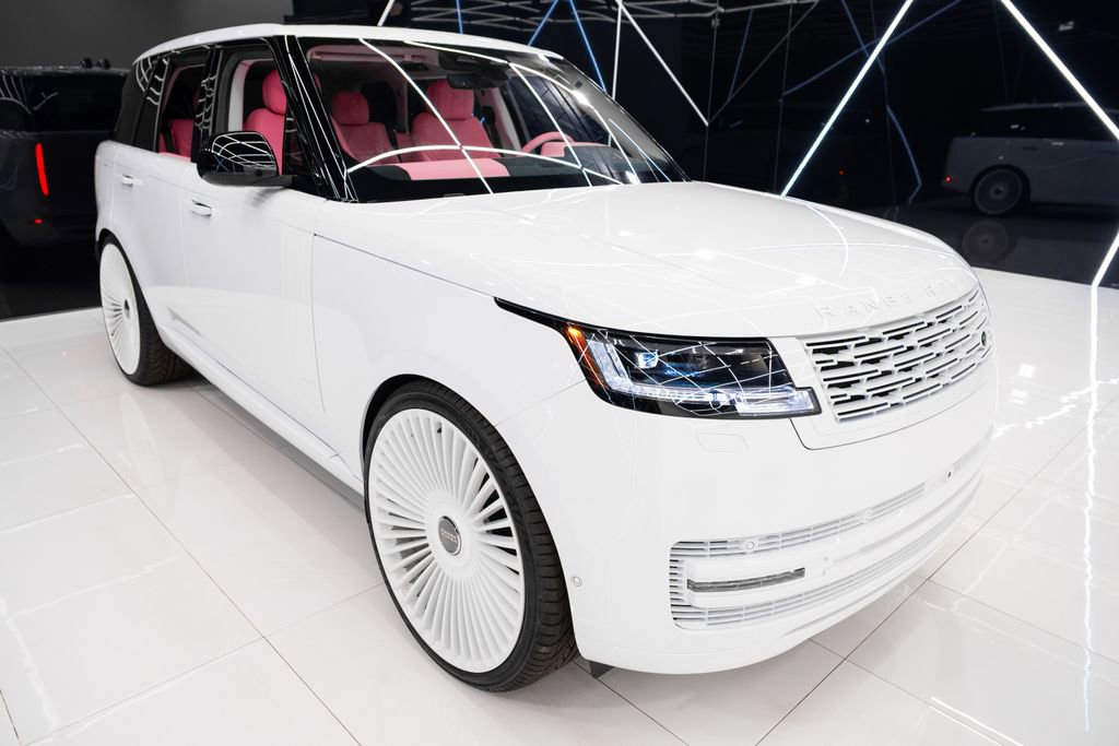 Used 2025 Land Rover Range Rover SE image 5