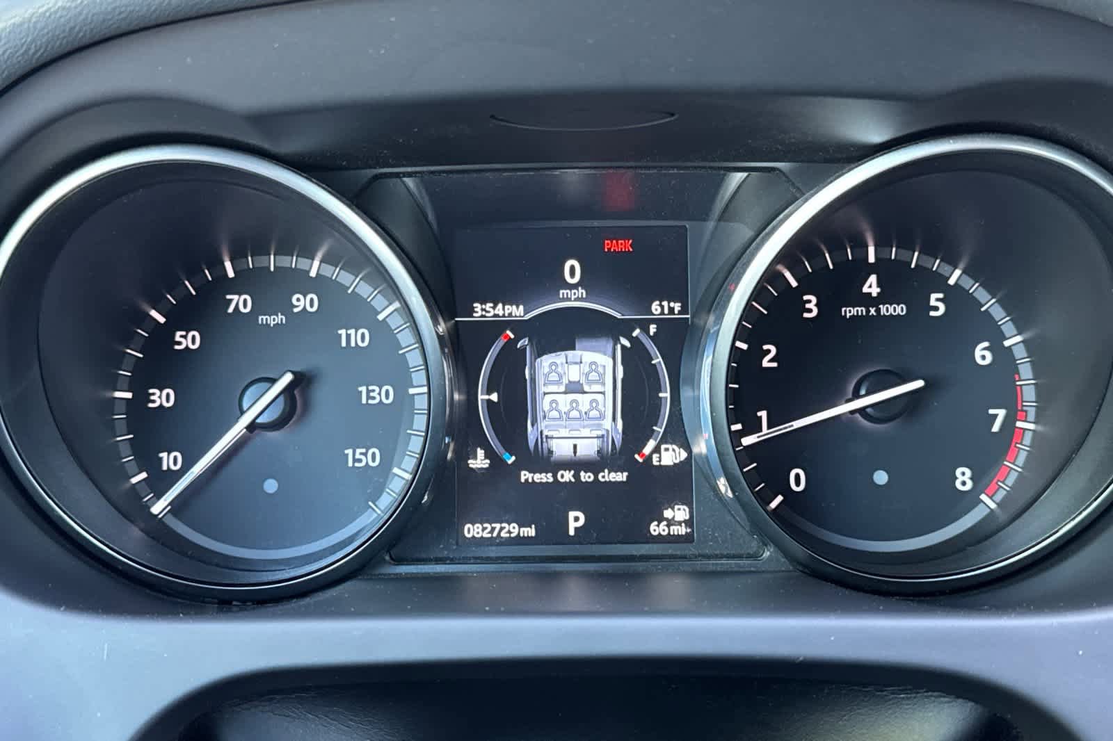 Used 2017 Land Rover Discovery Sport SE image 28