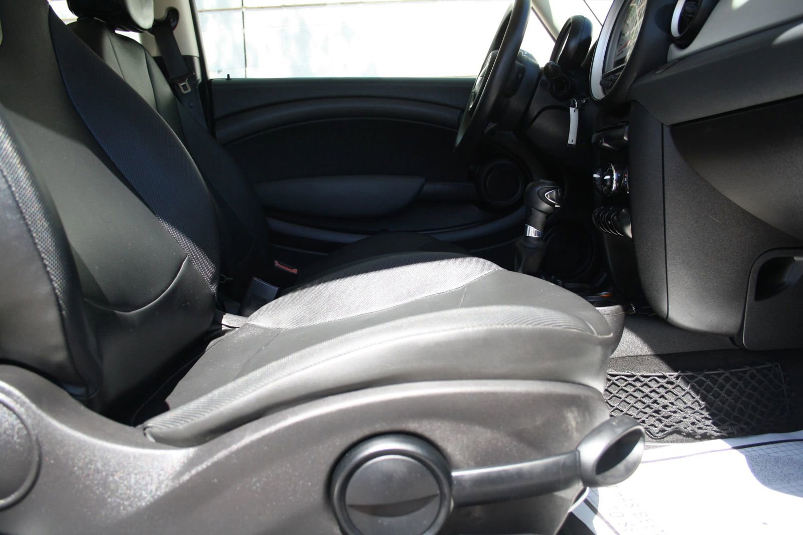 Used 2011 MINI Cooper Hardtop image 8
