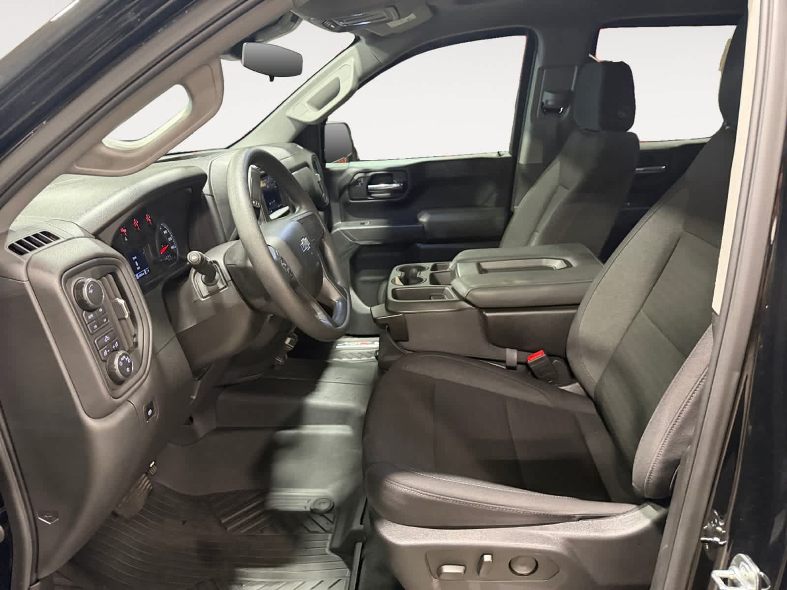 Used 2025 Chevrolet Silverado 1500 Custom Trail Boss w/ Turbomax Blackout Package AWD/4WD image 10