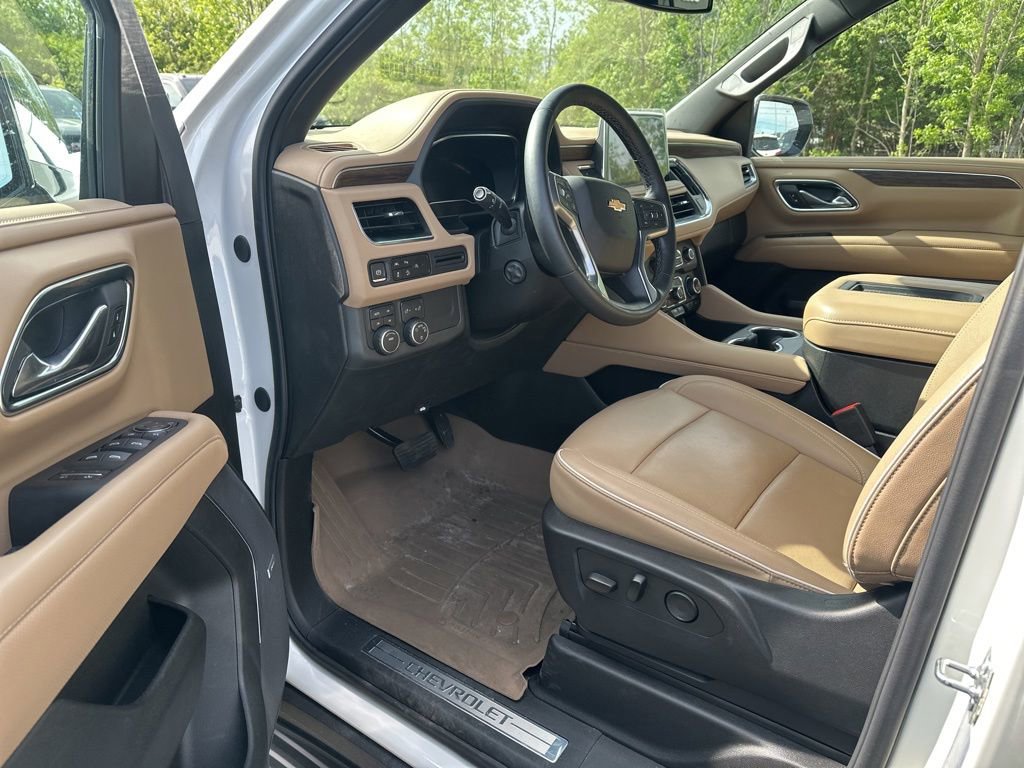 Used 2024 Chevrolet Tahoe Premier AWD/4WD image 6
