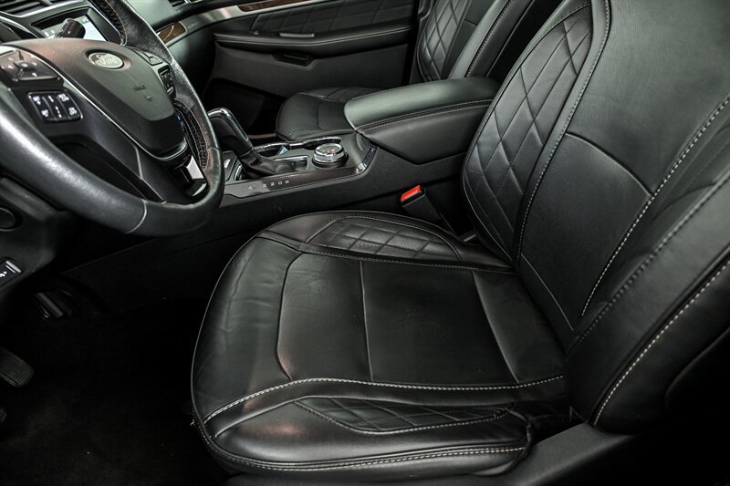 Used 2019 Ford Explorer Platinum AWD/4WD image 16
