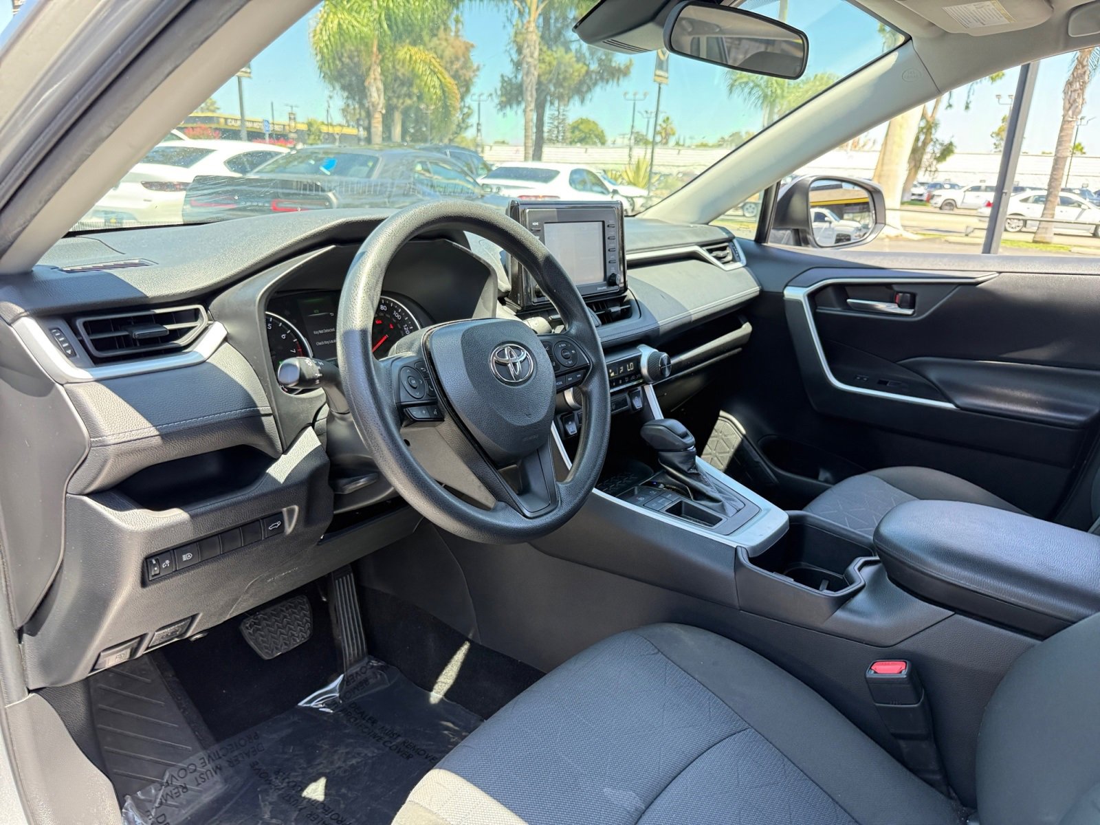 Used 2022 Toyota RAV4 XLE image 16