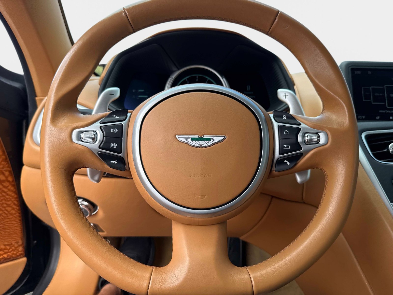 Used 2017 Aston Martin DB11 V12 image 24