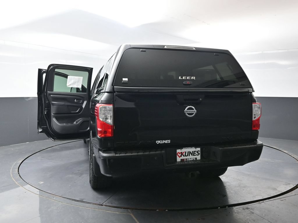 Used 2018 Nissan Titan SV AWD/4WD image 55