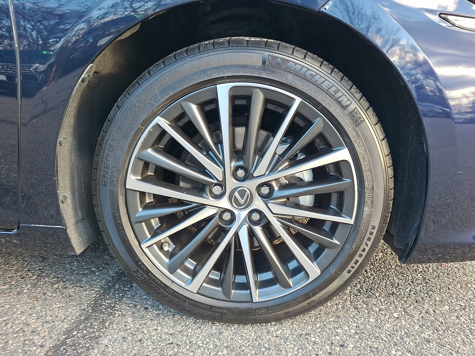 Certified 2023 Lexus ES 350 w/ Premium Package image 9