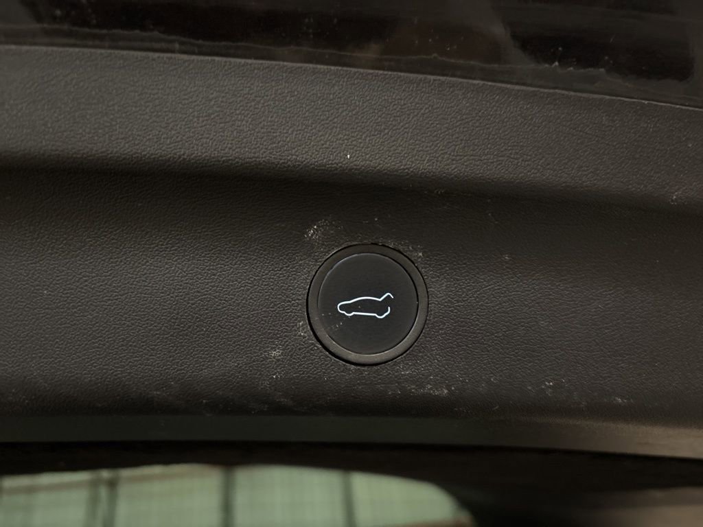 Used 2024 Tesla Model Y Long Range image 15
