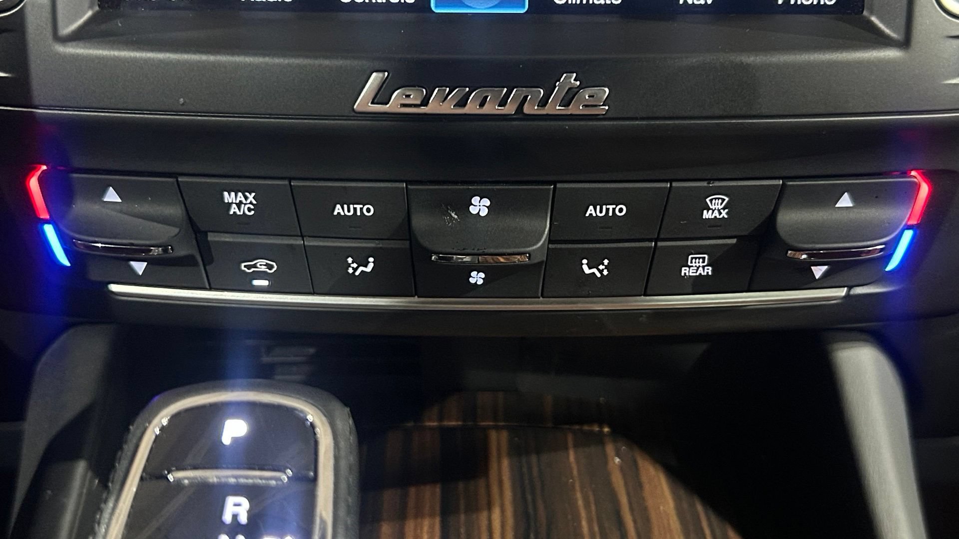 Used 2019 Maserati Levante GranLusso AWD/4WD image 89