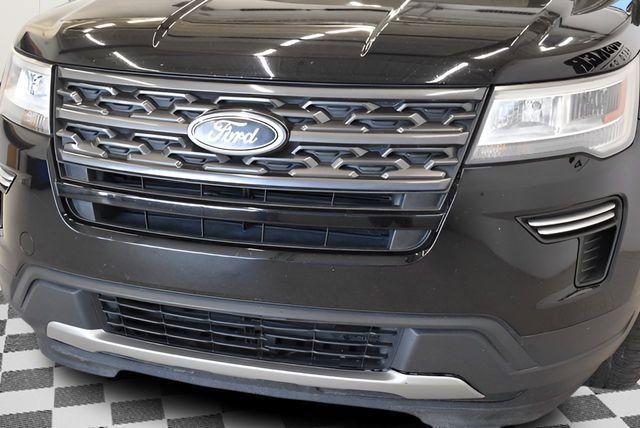Used 2018 Ford Explorer XLT AWD/4WD image 13
