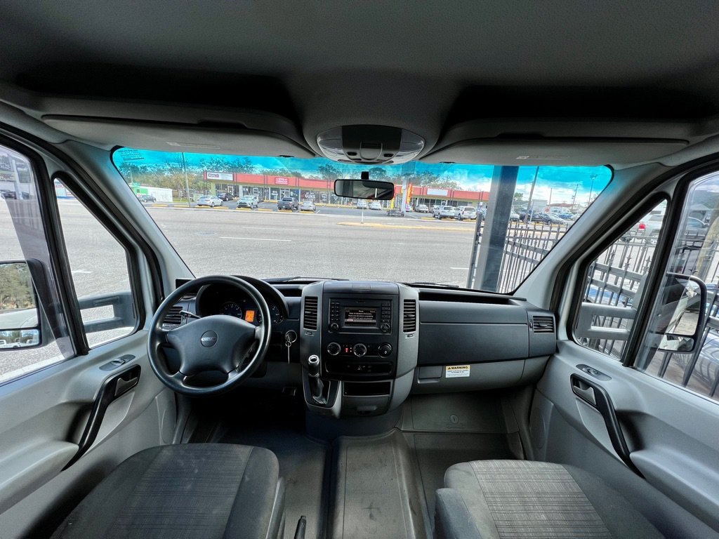 Used 2014 Freightliner Sprinter 2500 RWD image 14