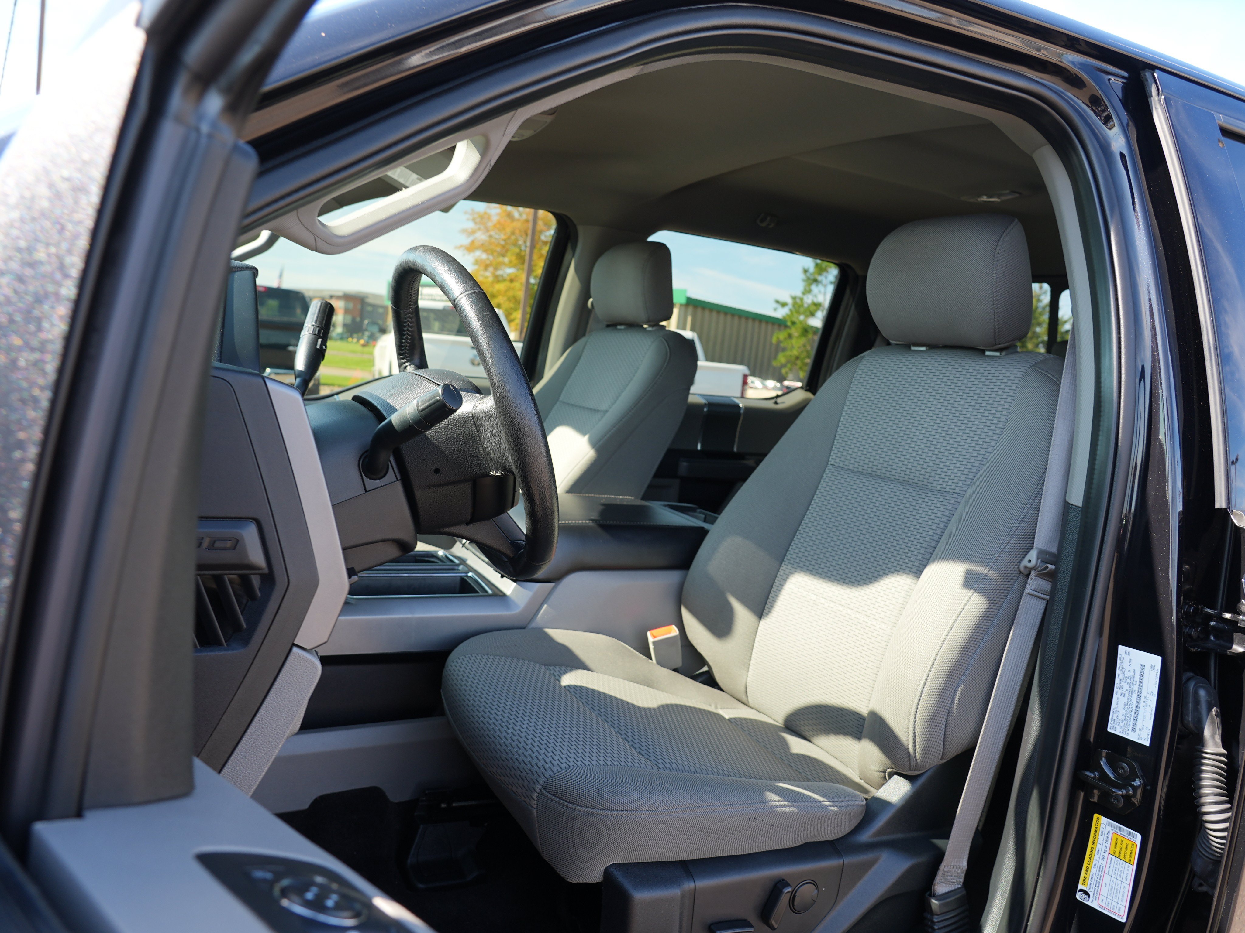 Used 2019 Ford F150 XLT w/ Equipment Group 302A Luxury AWD/4WD image 12