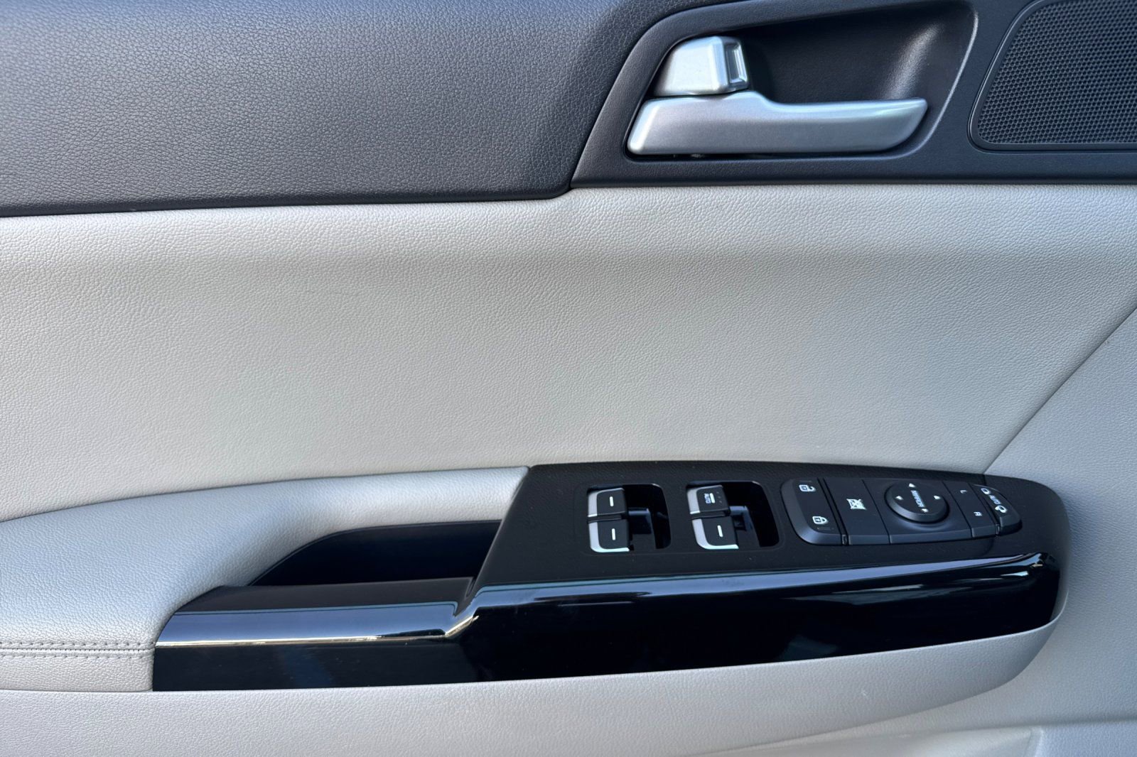 Used 2021 Kia Sportage EX w/ EX Technology Package image 10