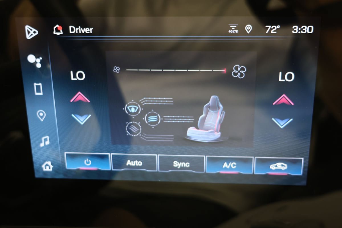Used 2025 Chevrolet Corvette Stingray Premium Conv w/ Z51 Performance Package RWD image 52