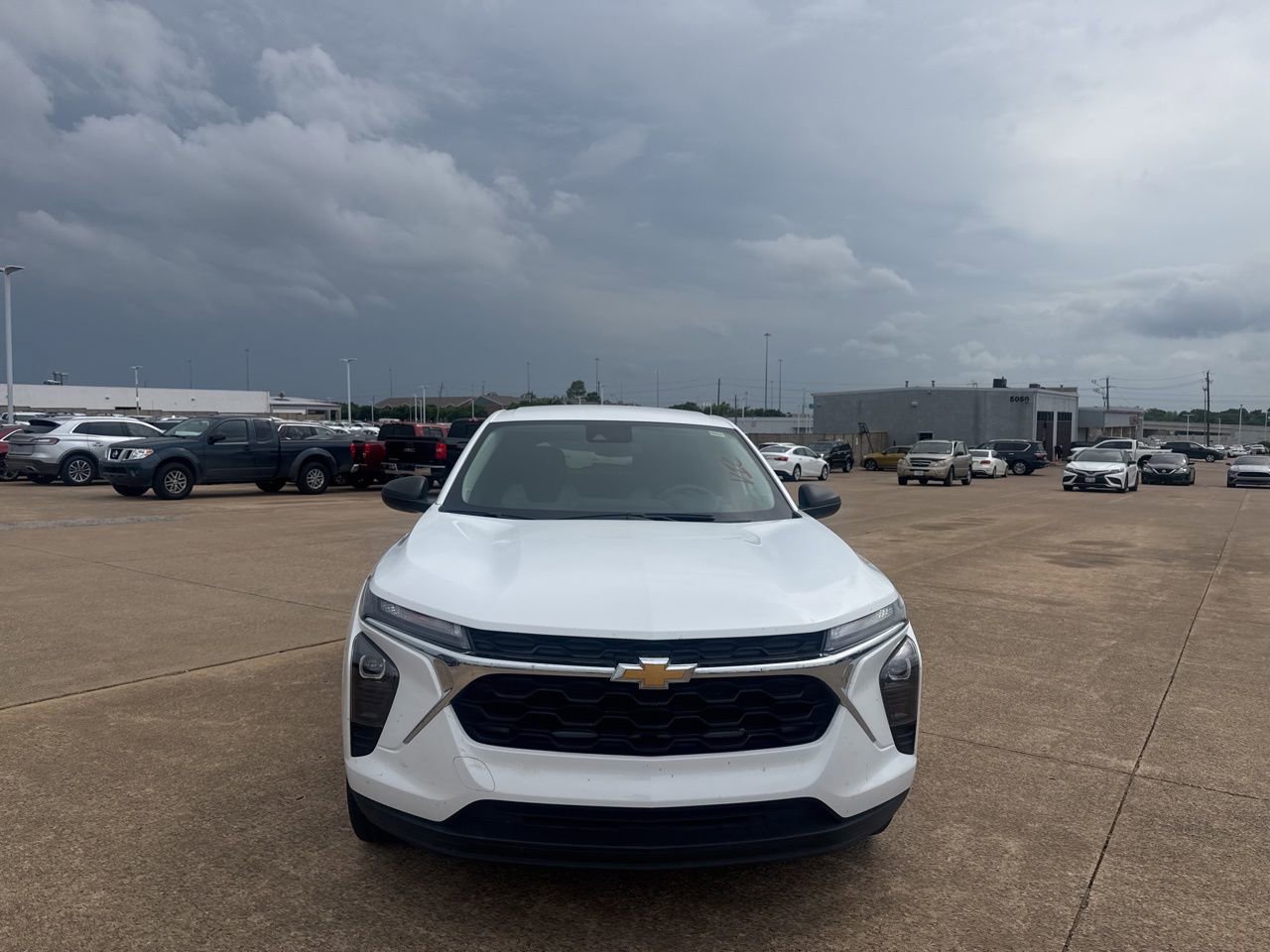 Used 2025 Chevrolet Trax LS image 3