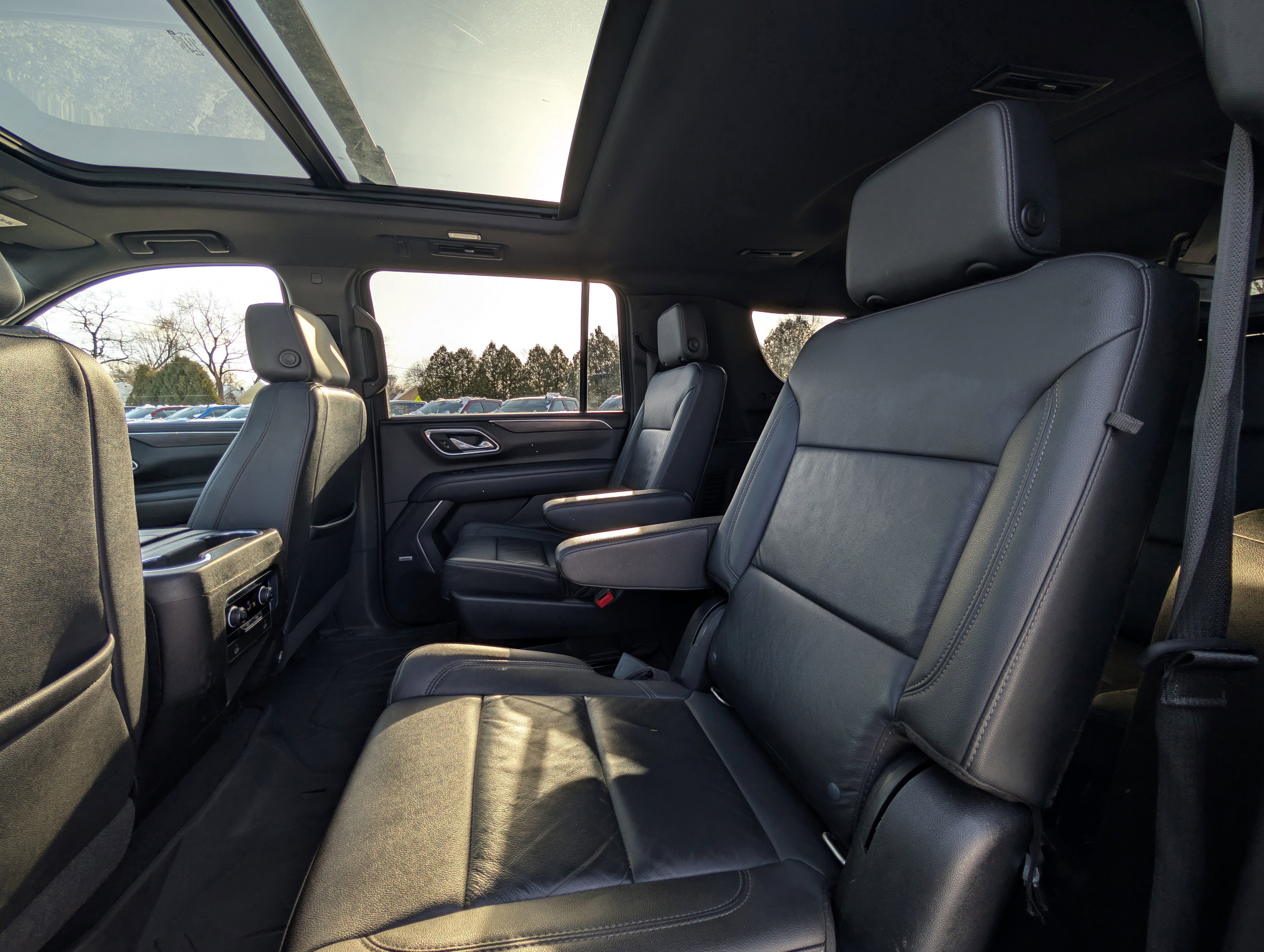 Used 2021 Chevrolet Suburban Z71 image 35