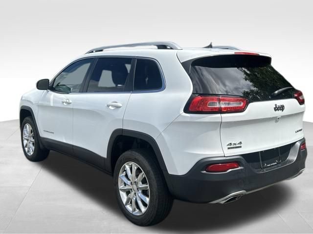 Used 2016 Jeep Cherokee Limited w/ Luxury Group AWD/4WD image 3