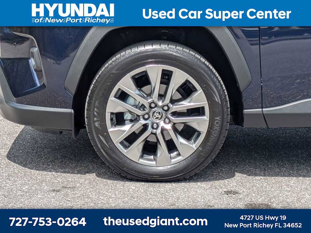 Used 2025 Toyota RAV4 Limited w/ Advanced Technology Package image 10