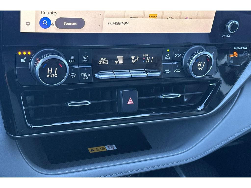 Used 2023 Toyota Highlander XLE image 21