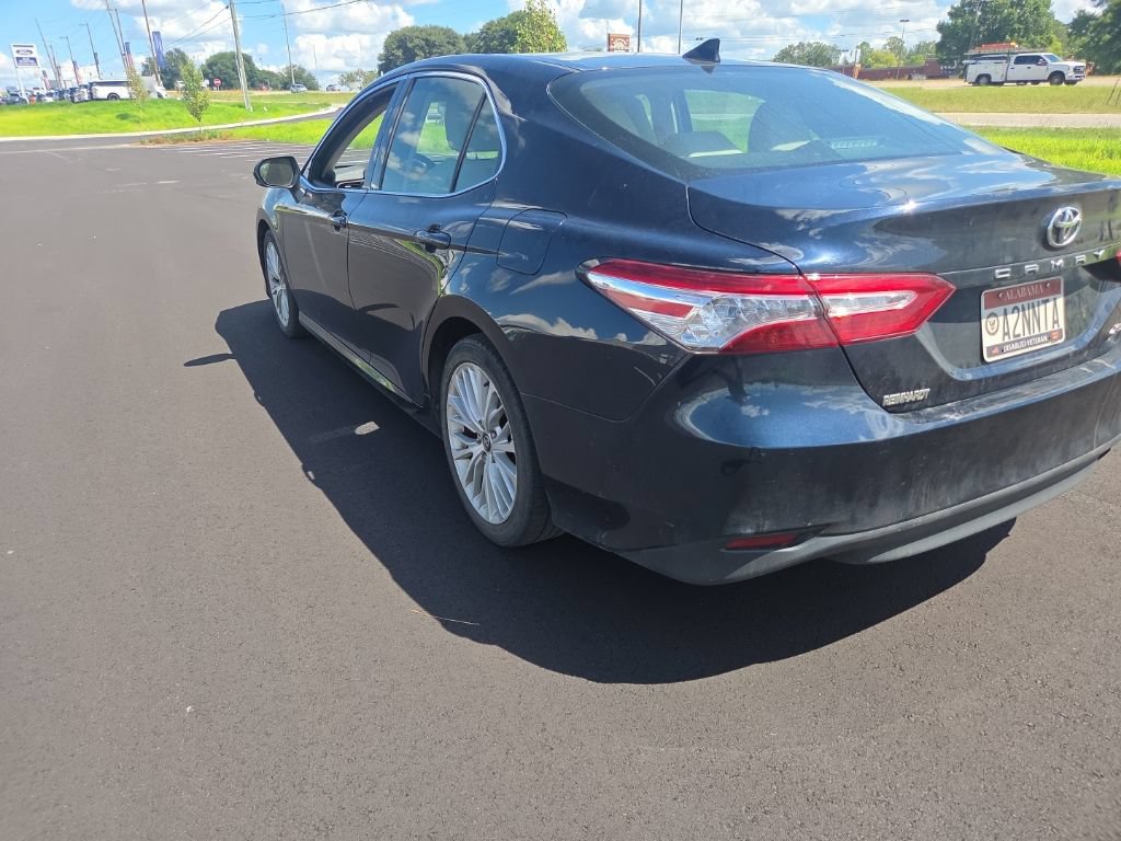 Used 2020 Toyota Camry XLE FWD image 11
