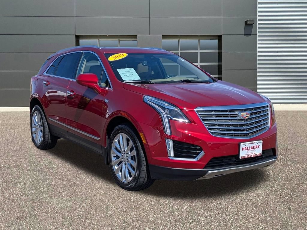 Used 2019 Cadillac XT5 Platinum AWD/4WD image 3