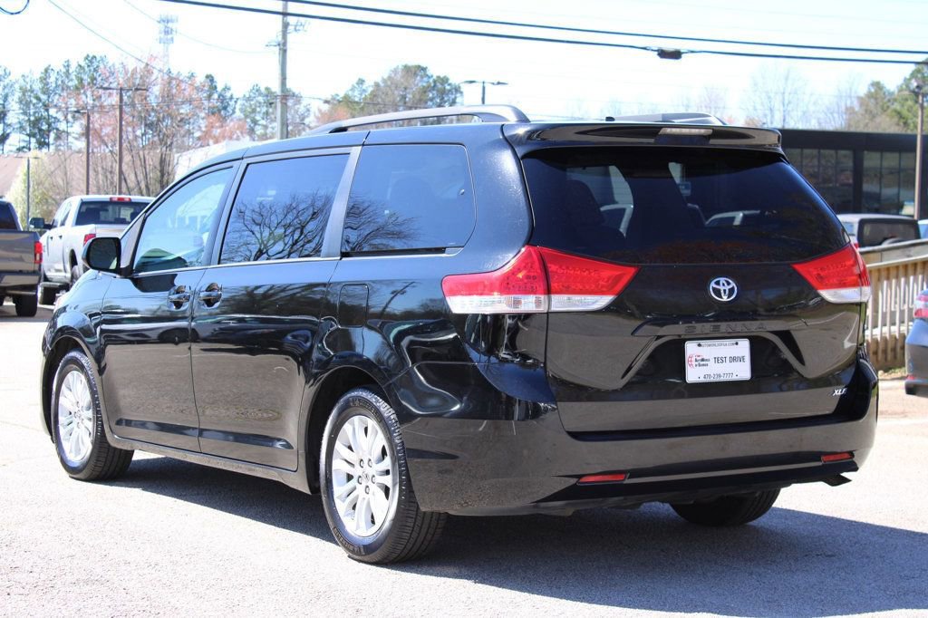 Used 2012 Toyota Sienna XLE image 6