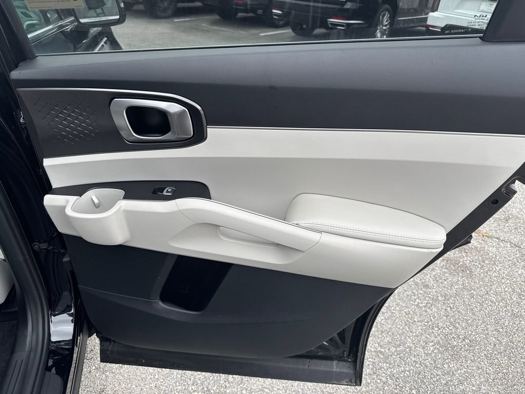 Certified 2025 Kia Sorento S w/ Panoramic Sunroof Package FWD image 16