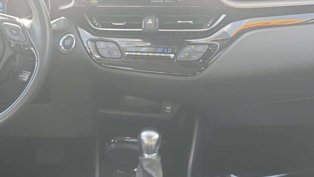 Used 2022 Toyota C-HR Limited FWD image 14