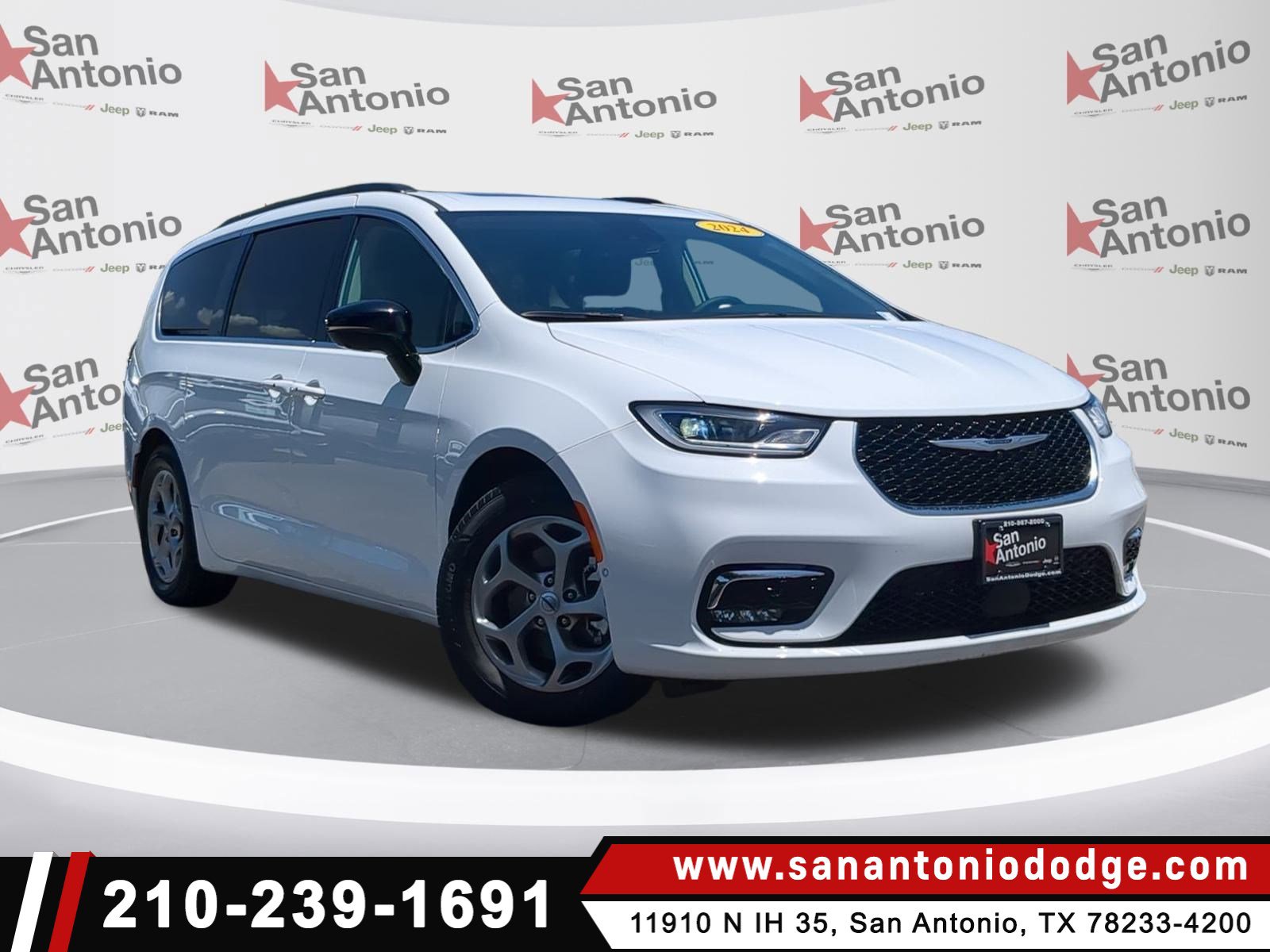 Used 2024 Chrysler Pacifica Limited