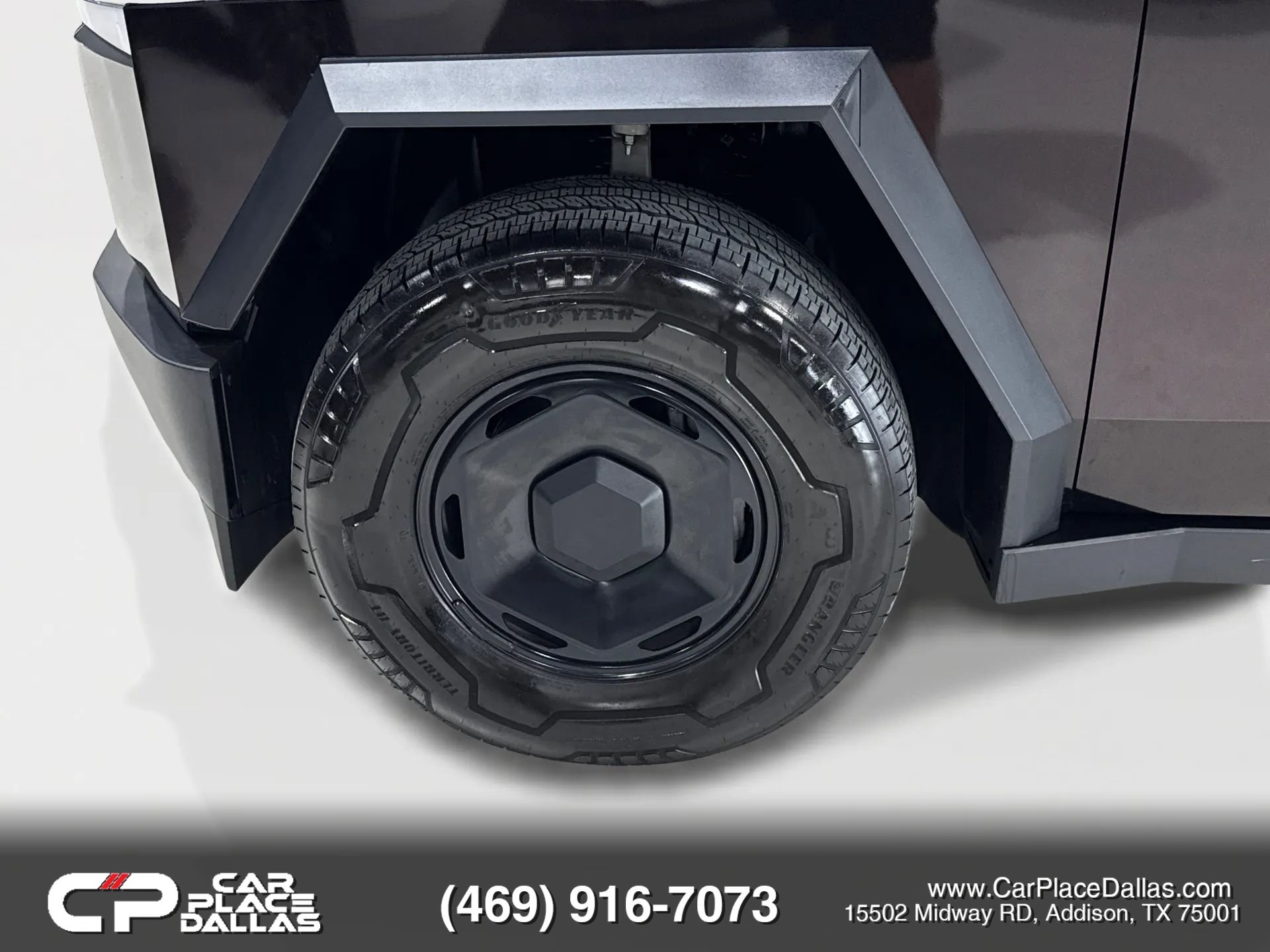 Used 2025 Tesla Cybertruck 2WD Crew Cab image 43