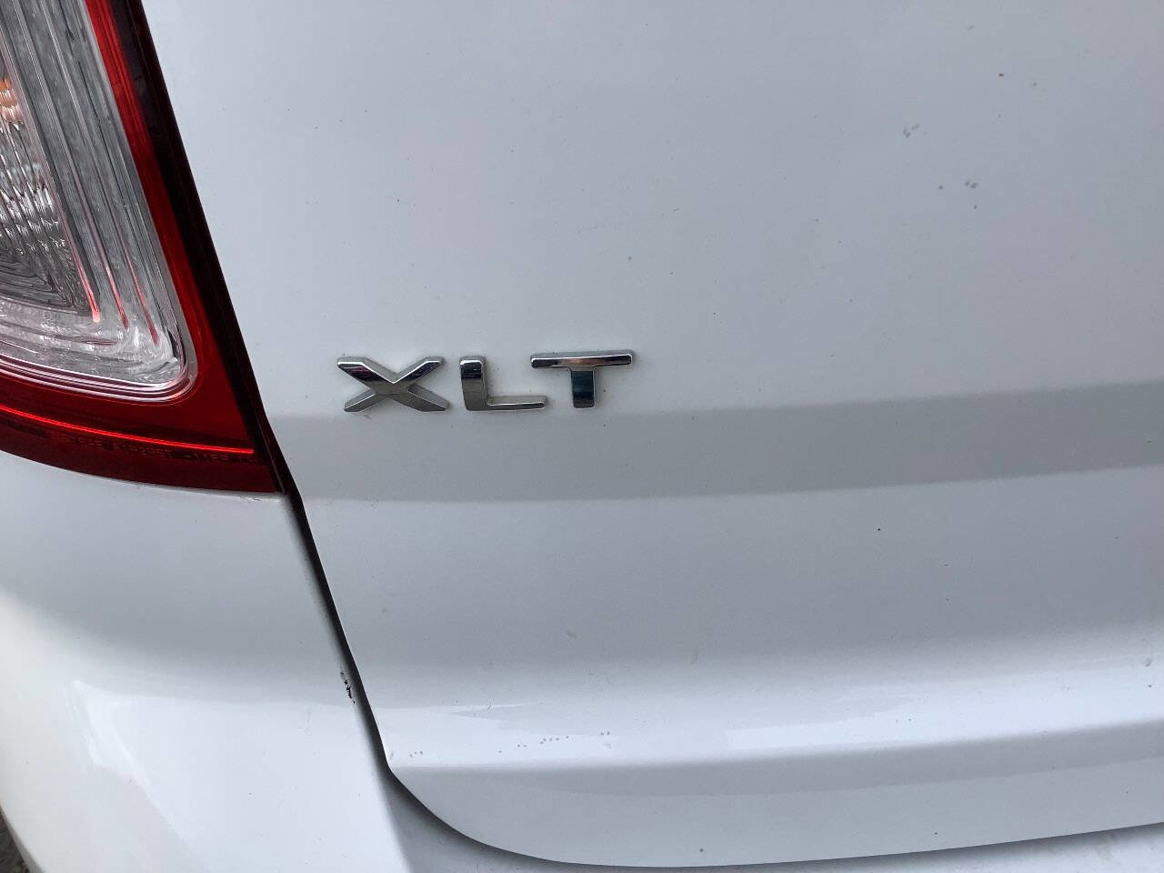 Used 2015 Ford Explorer XLT image 23