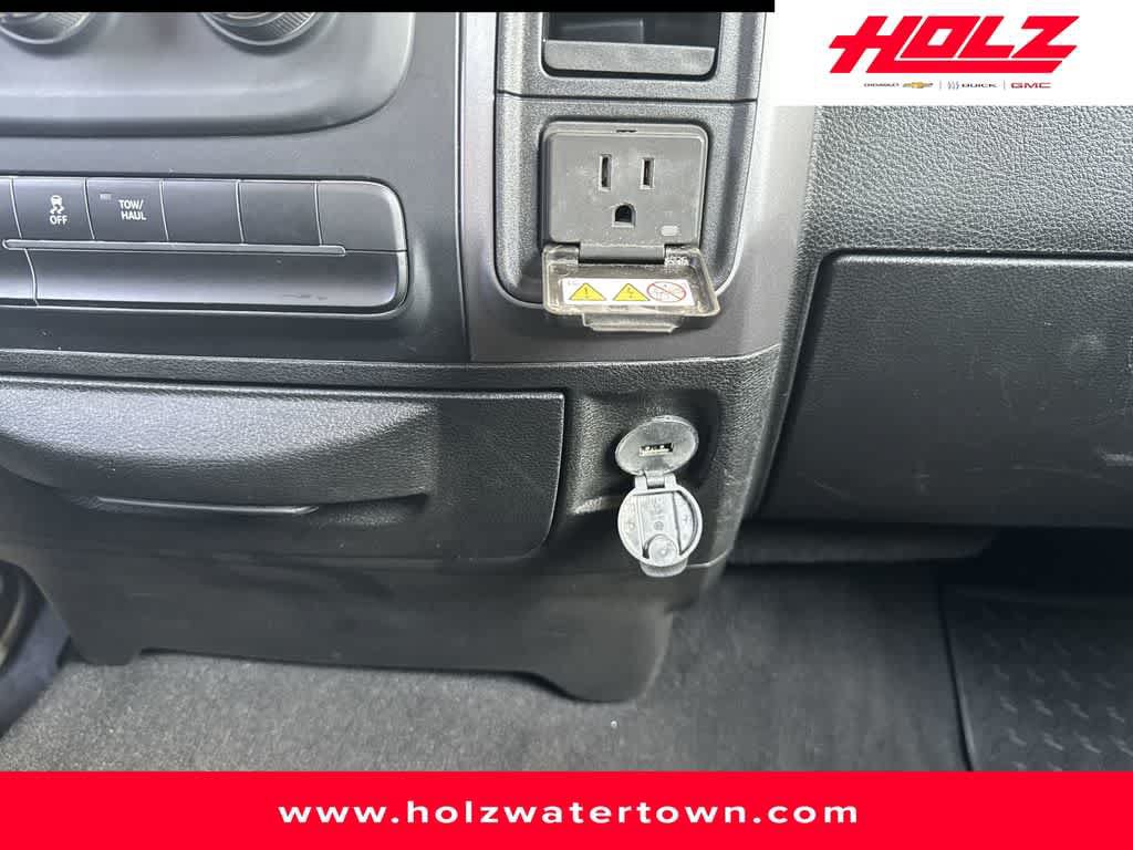 Used 2023 RAM 1500 Classic SLT AWD/4WD image 17