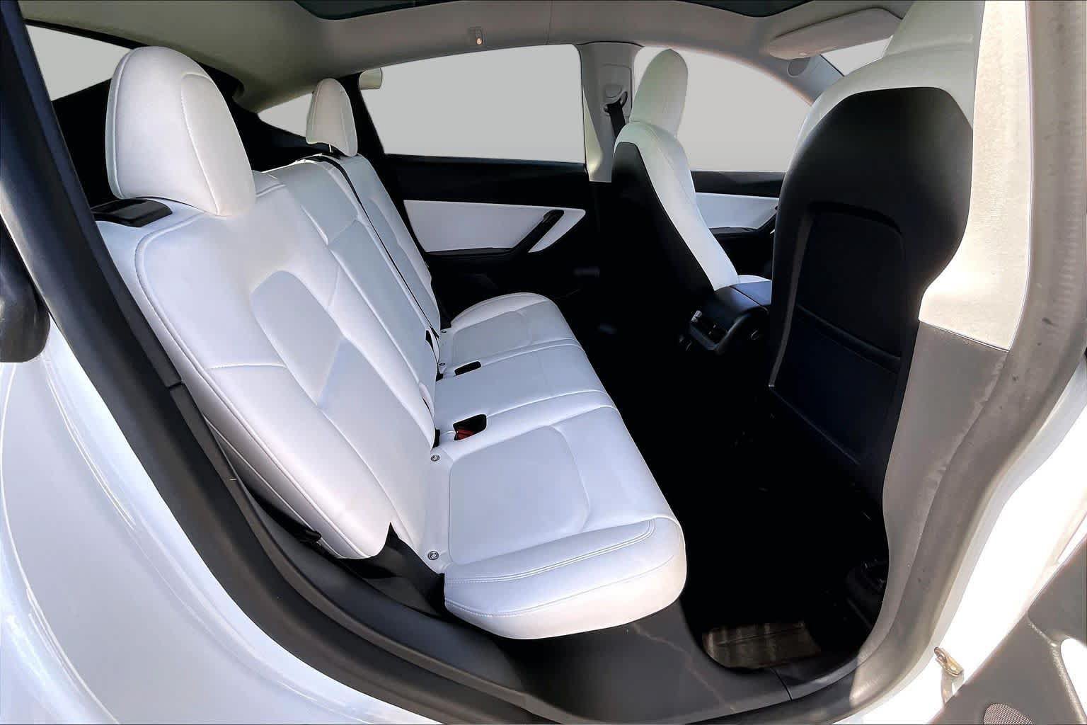 Used 2022 Tesla Model Y Long Range AWD/4WD image 18