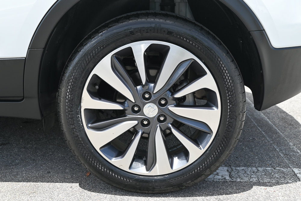 Used 2022 Buick Encore Preferred w/ Safety Package FWD image 8