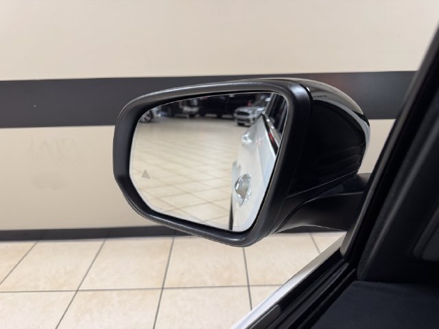 Used 2025 Mercedes-Benz GLE 350 4MATIC w/ AMG Line Exterior image 17