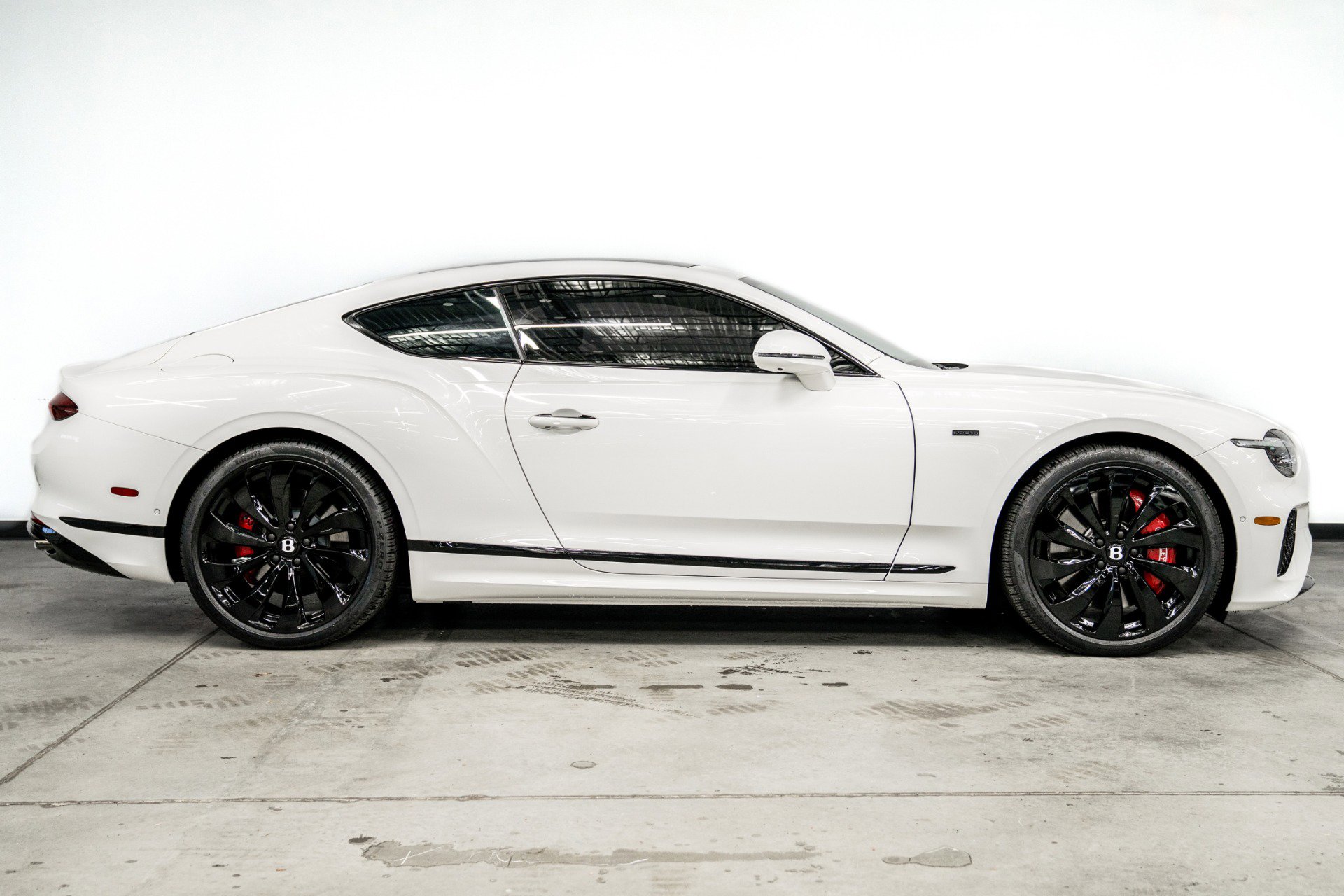 Used 2025 Bentley Continental GT AWD/4WD image 35