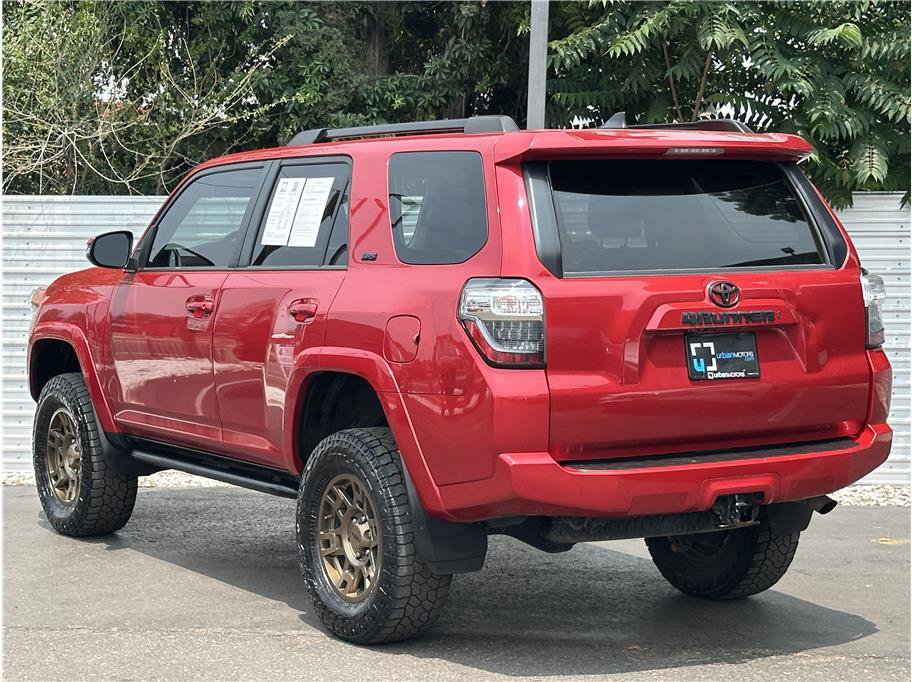 Used 2021 Toyota 4Runner SR5 Premium w/ Moonroof Package AWD/4WD image 3