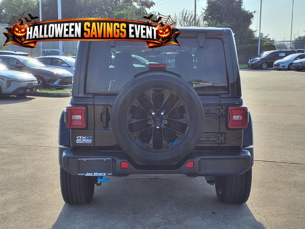 Used 2023 Jeep Wrangler Unlimited Sahara w/ Cold Weather Group AWD/4WD image 8