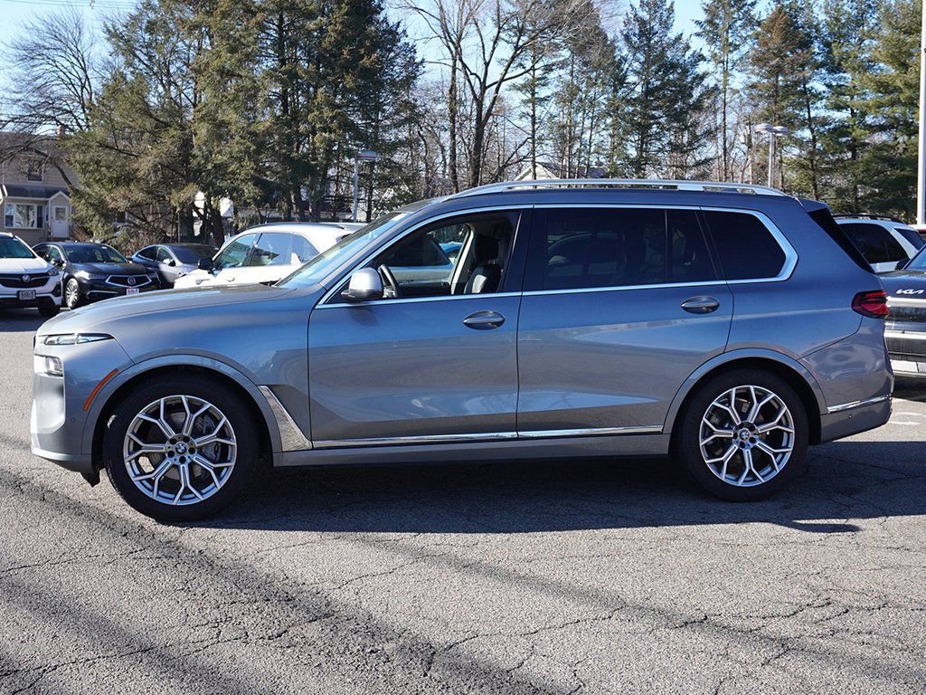 Used 2023 BMW X7 xDrive40i w/ Parking Assistance Package image 17